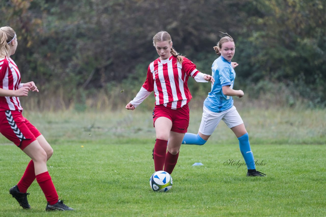 Bild 159 - wBJ TuS Tensfeld - SV Fortuna St. Juergen